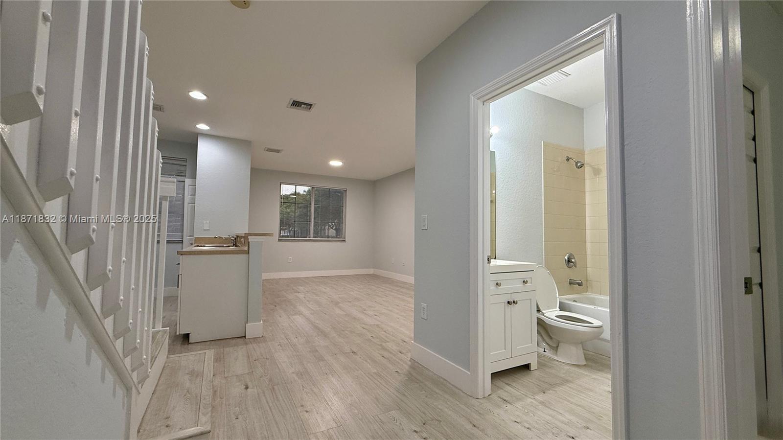 Property photo # 6