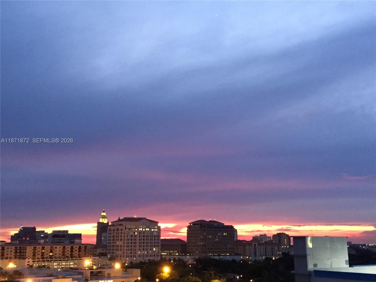 Emerald Plaza On Coral Way