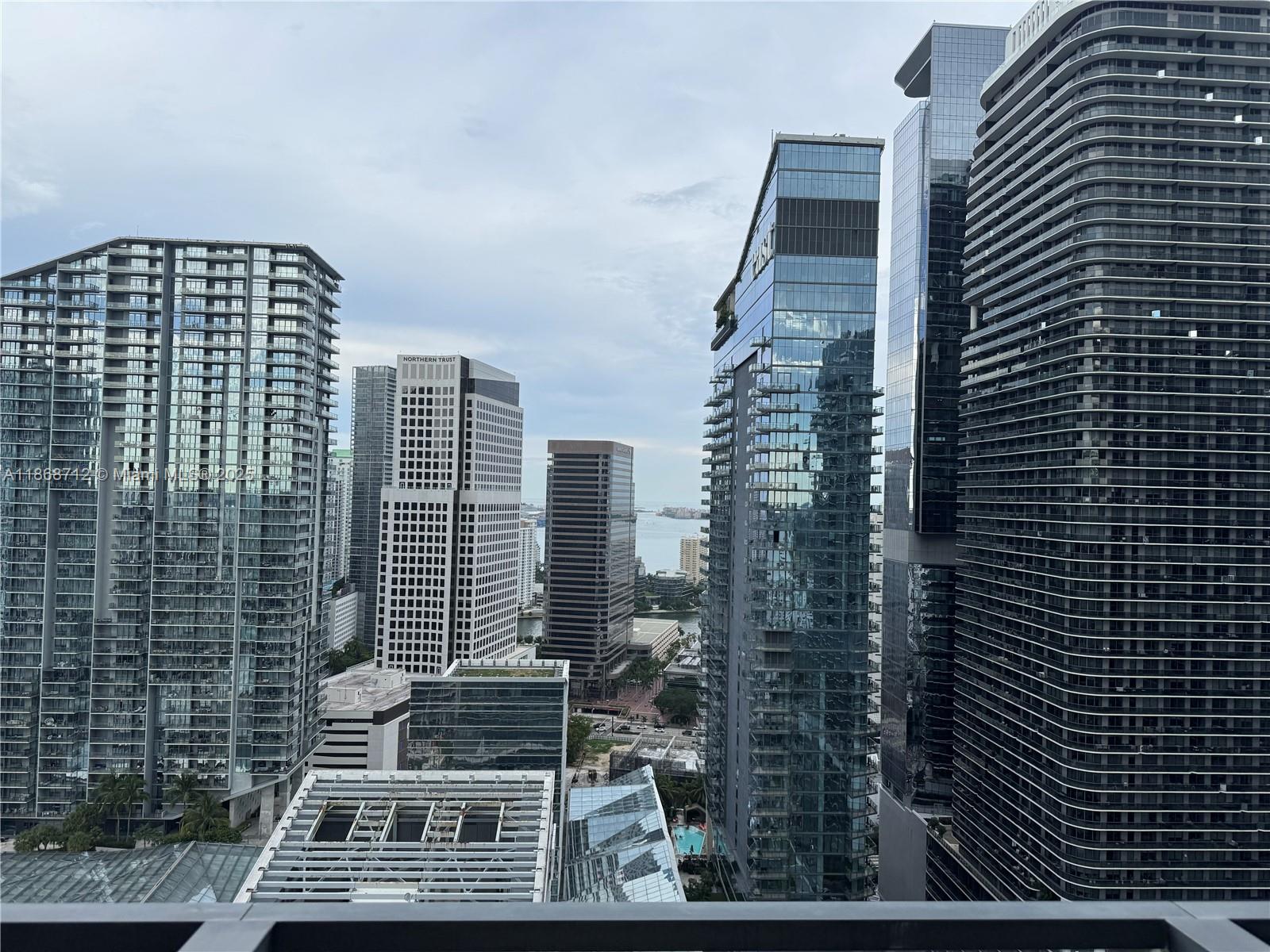 Apartamento à Venda em Miami, FL