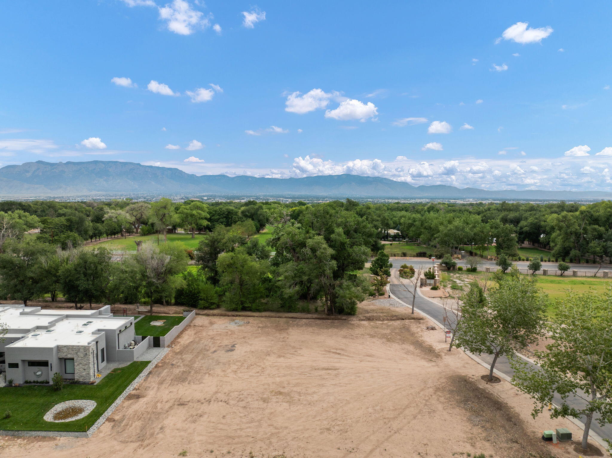Amazing opportunity to purchase your own piece of the prestigious Cottonwood community in the North Valley. This 1.52 acre property is surrounded by custom built homes and can accommodate the most spacious of home designs!