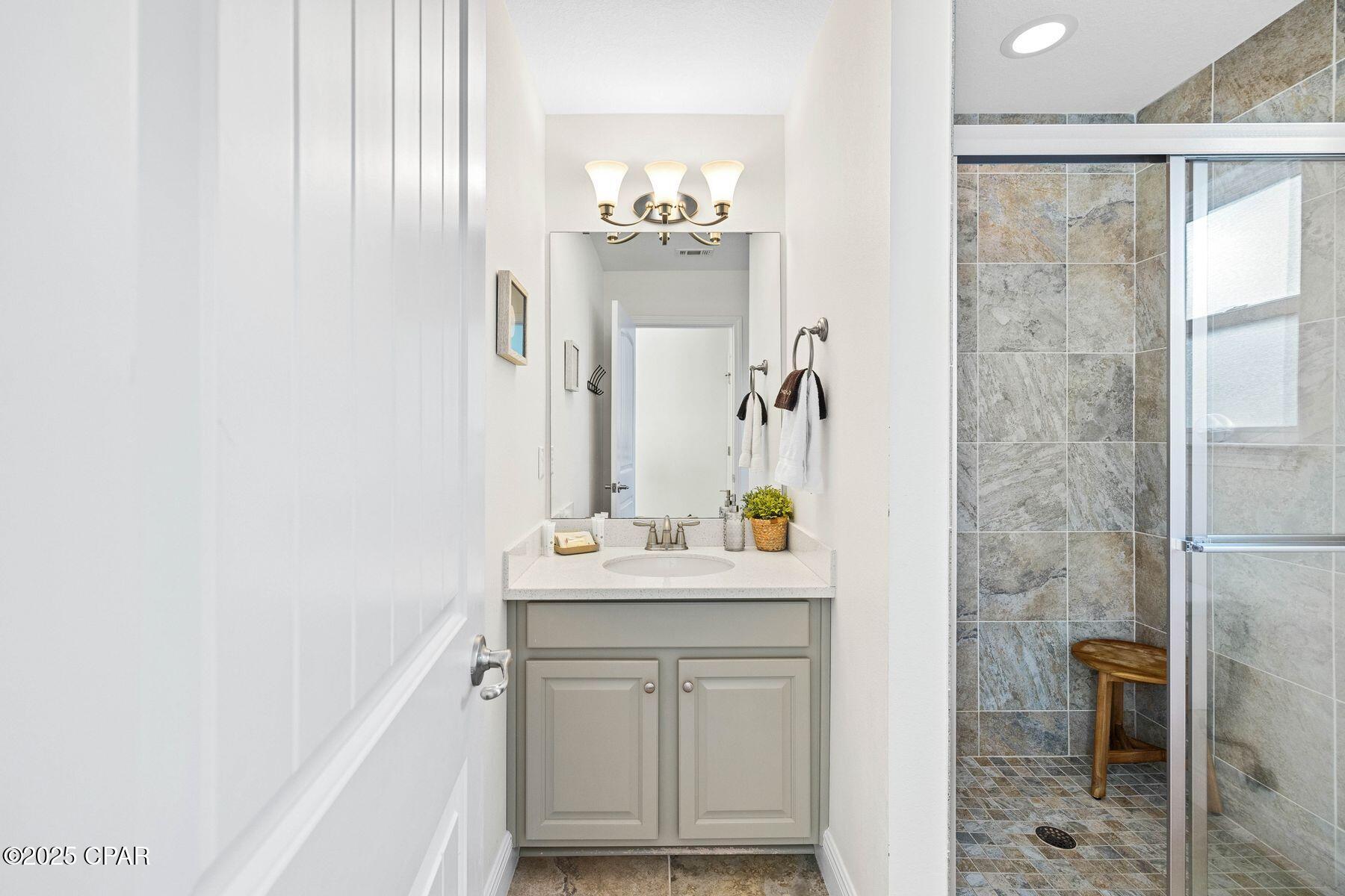 Image 22 For 38 Sandpine Loop