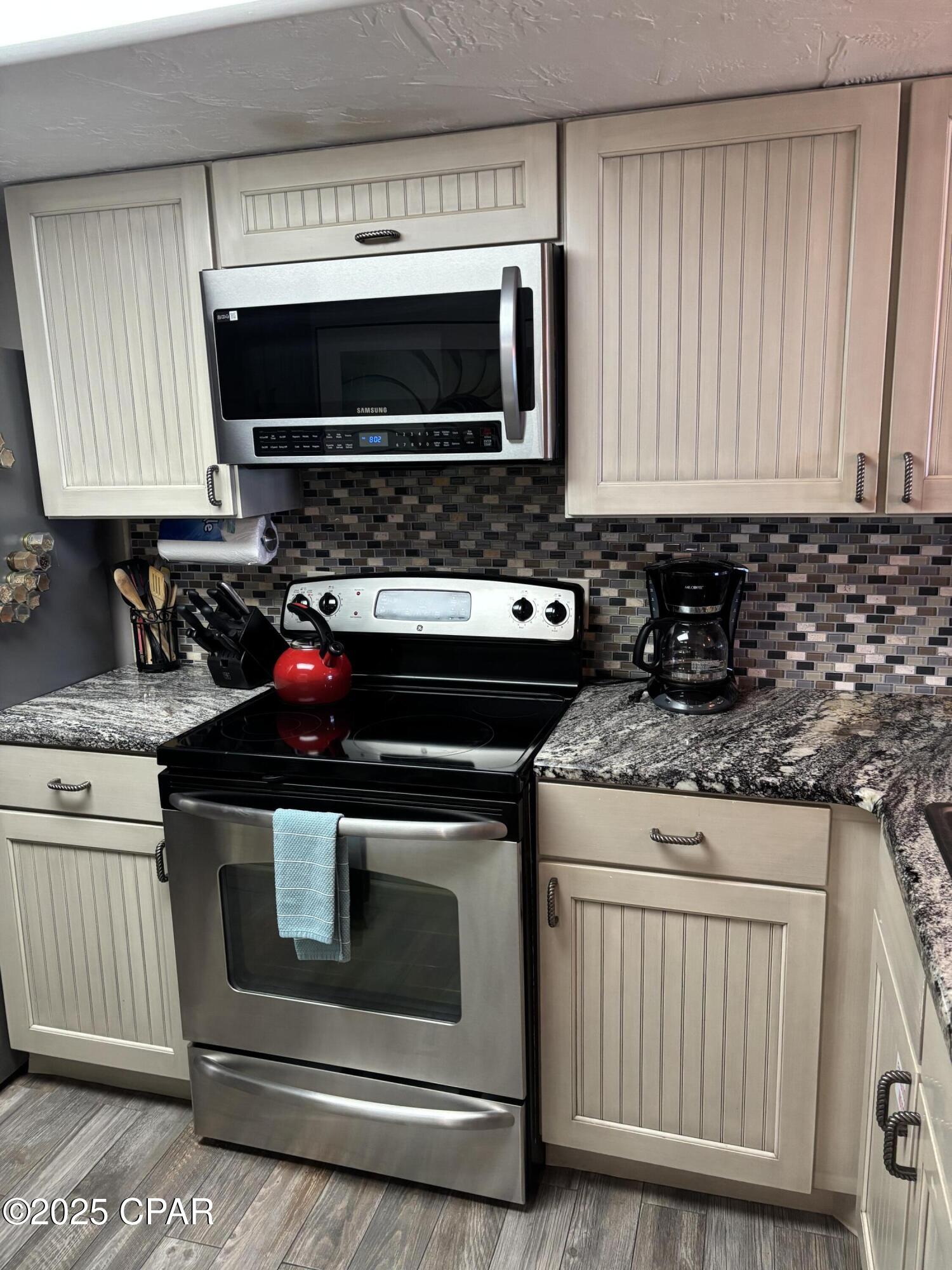 Image 3 For 4425 Thomas Drive 805