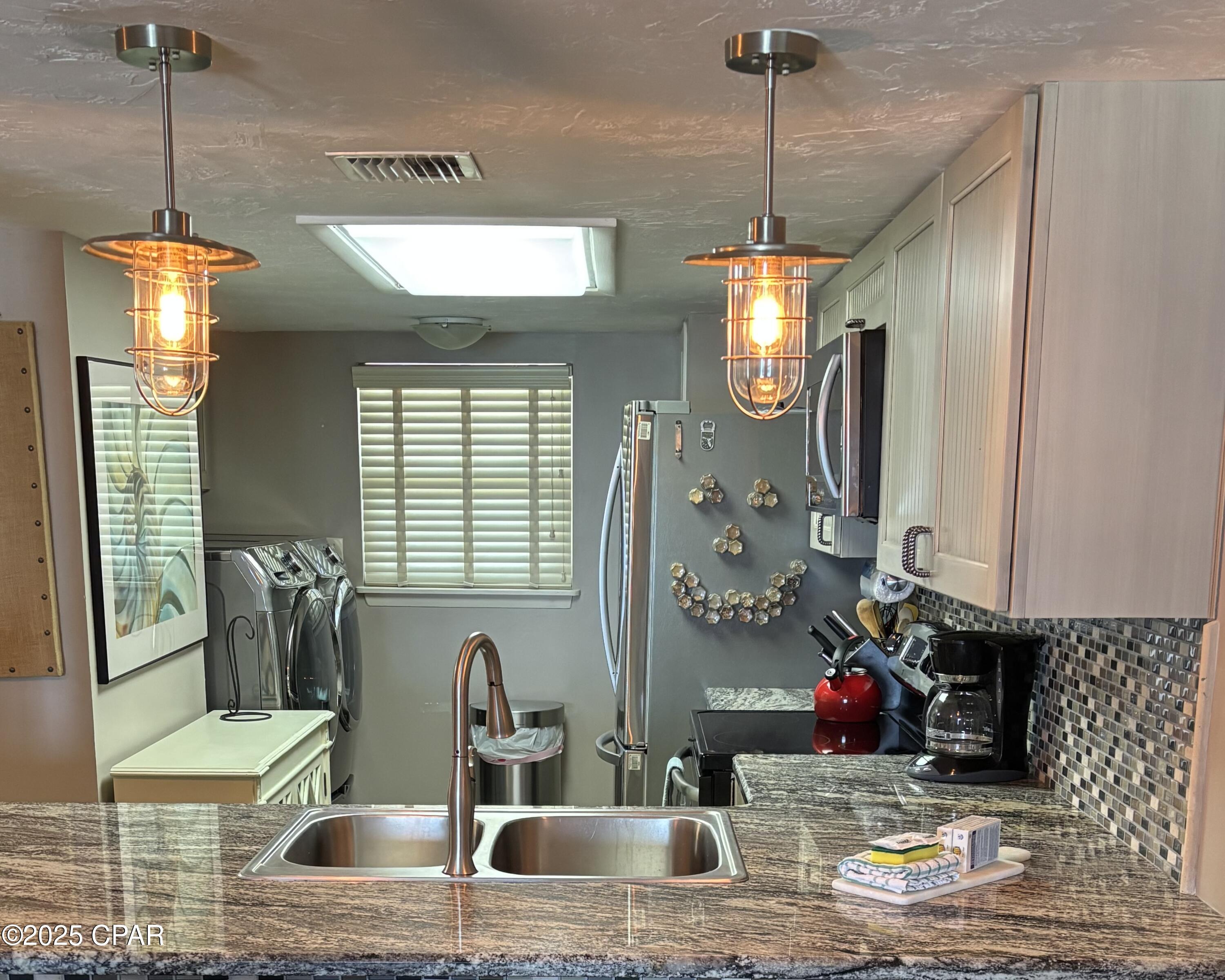 Image 5 For 4425 Thomas Drive 805