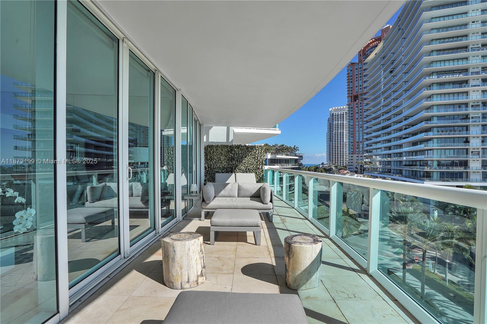 1000 S Pointe Dr #604, Miami Beach FL 33139