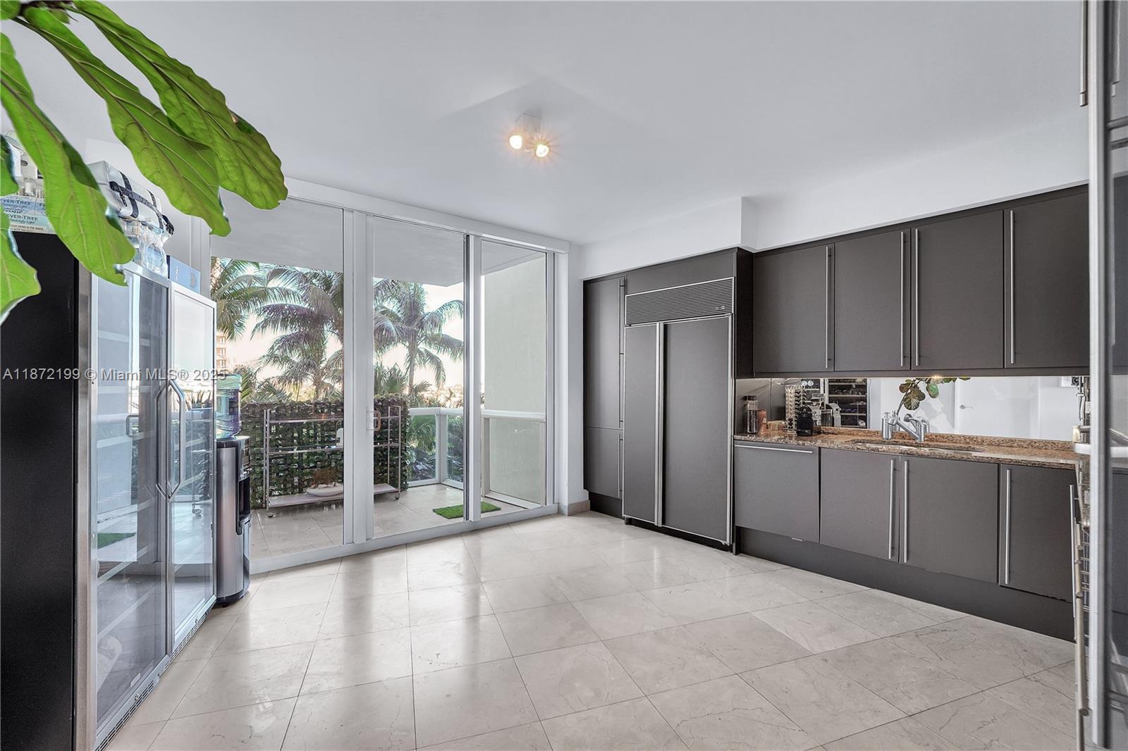 1000 S Pointe Dr #604, Miami Beach FL 33139
