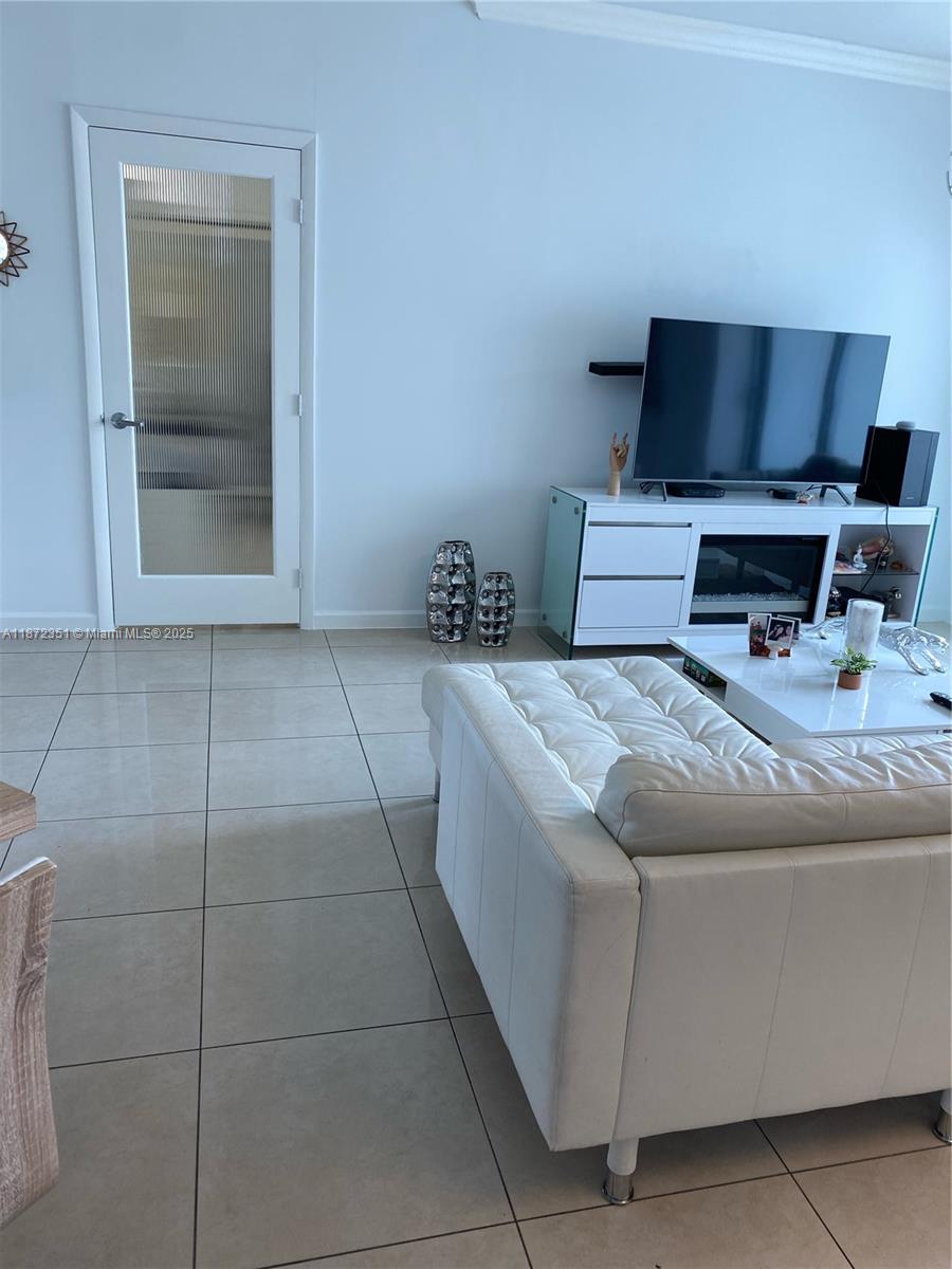 350 S Miami Ave #1113, Miami FL 33130
