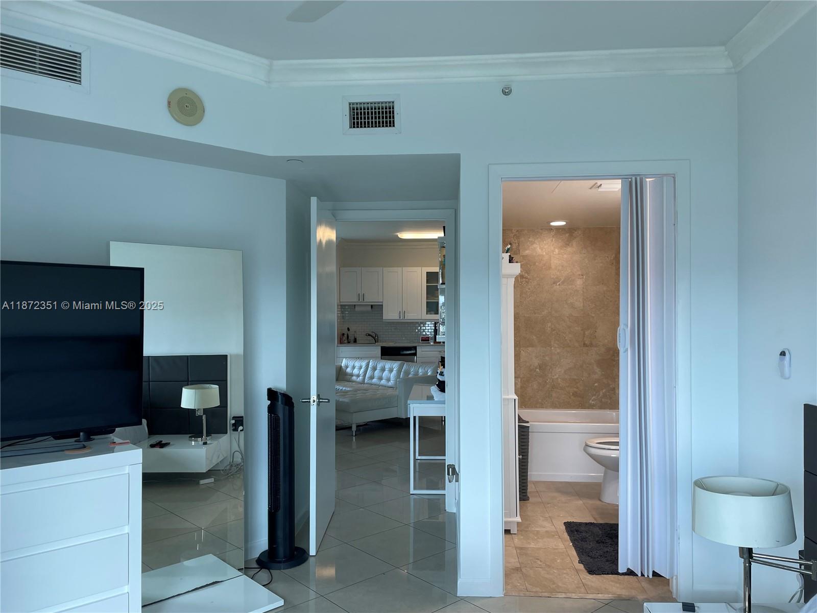 350 S Miami Ave #1113, Miami FL 33130