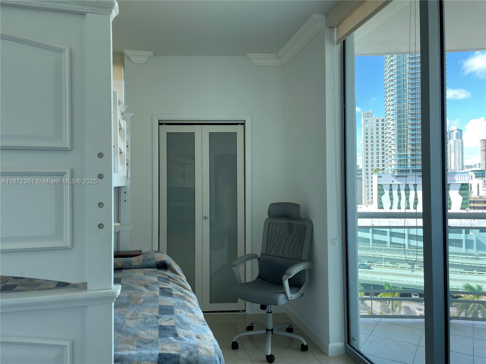 350 S Miami Ave #1113, Miami FL 33130