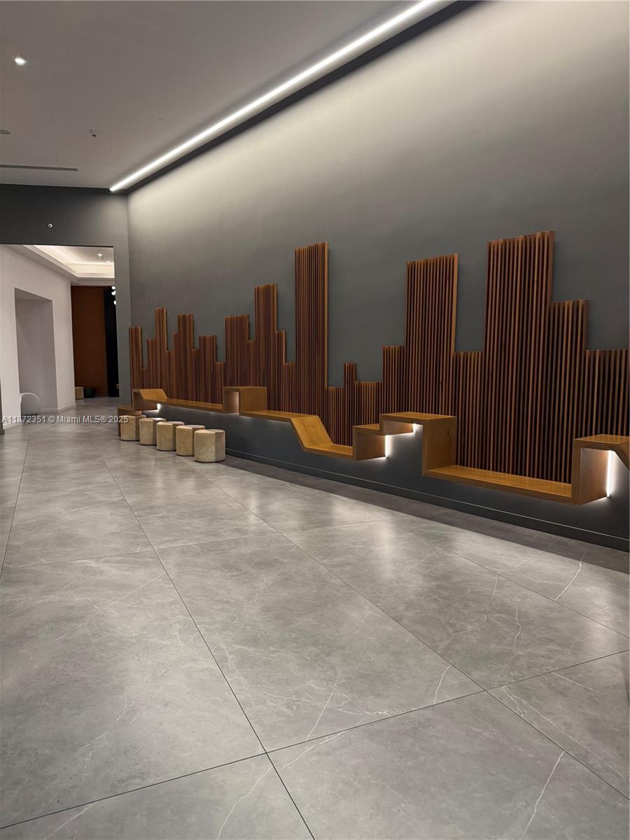 350 S Miami Ave #1113, Miami FL 33130