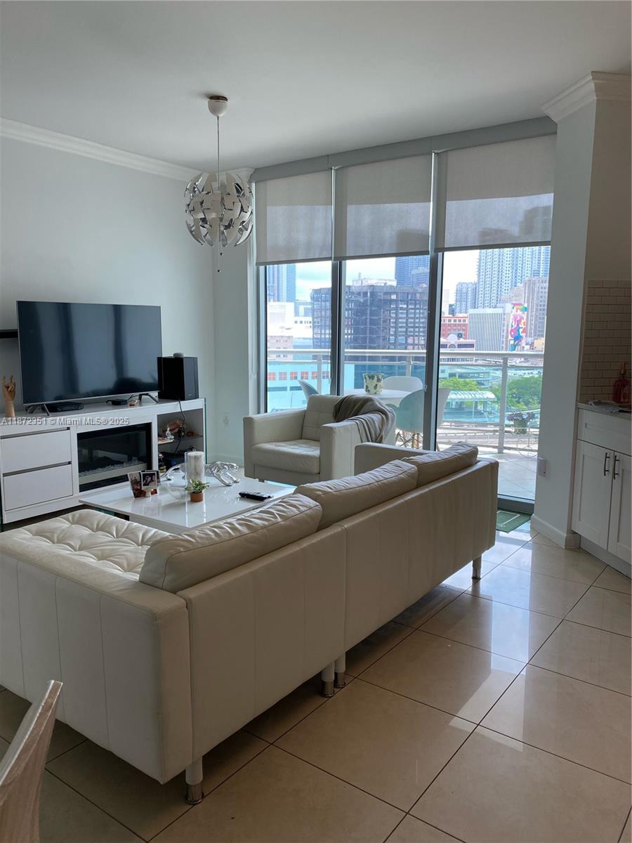 350 S Miami Ave #1113, Miami FL 33130
