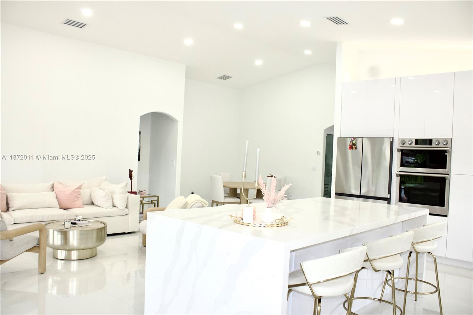 Property photo # 6