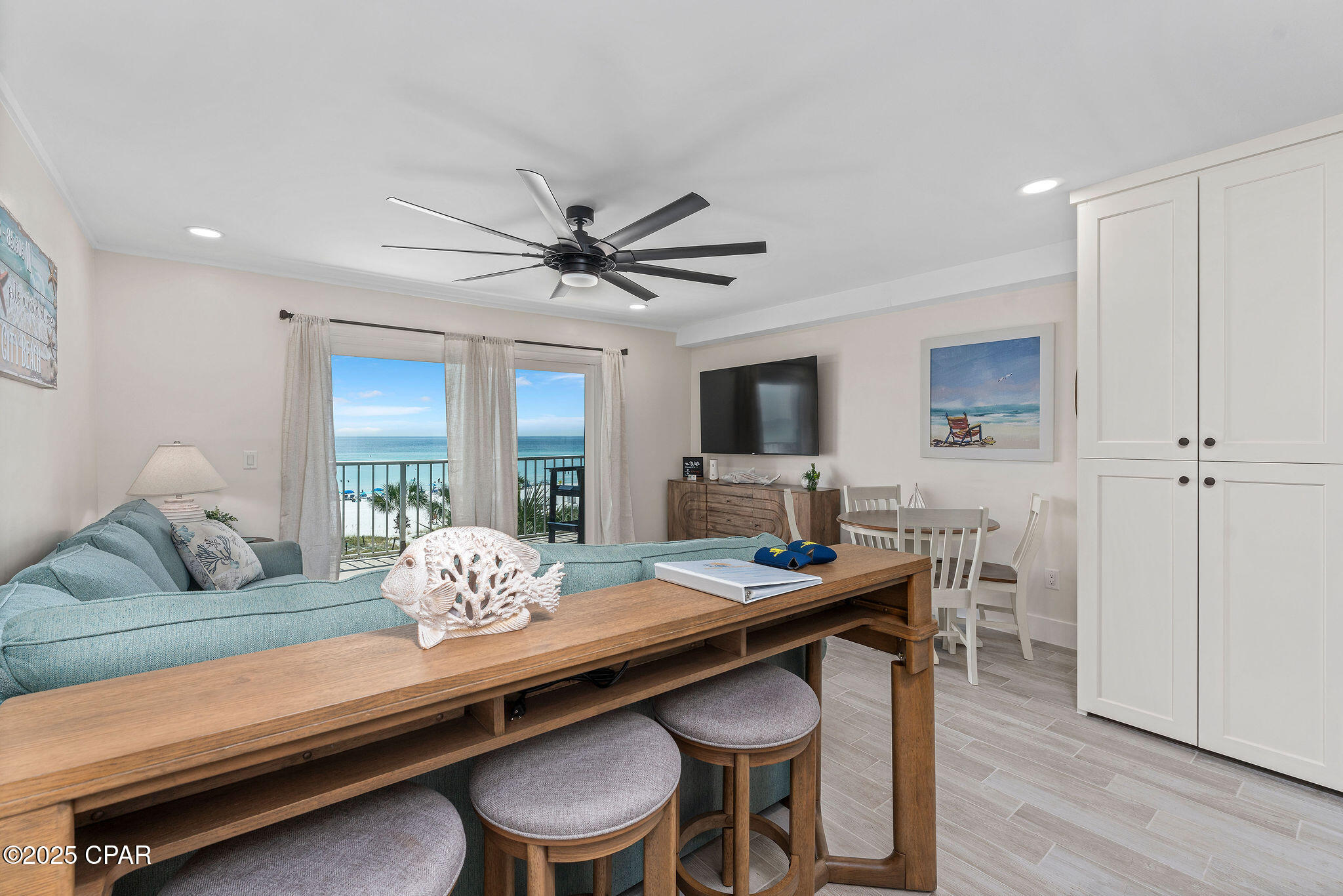 Image 6 For 8743 Thomas Drive 422