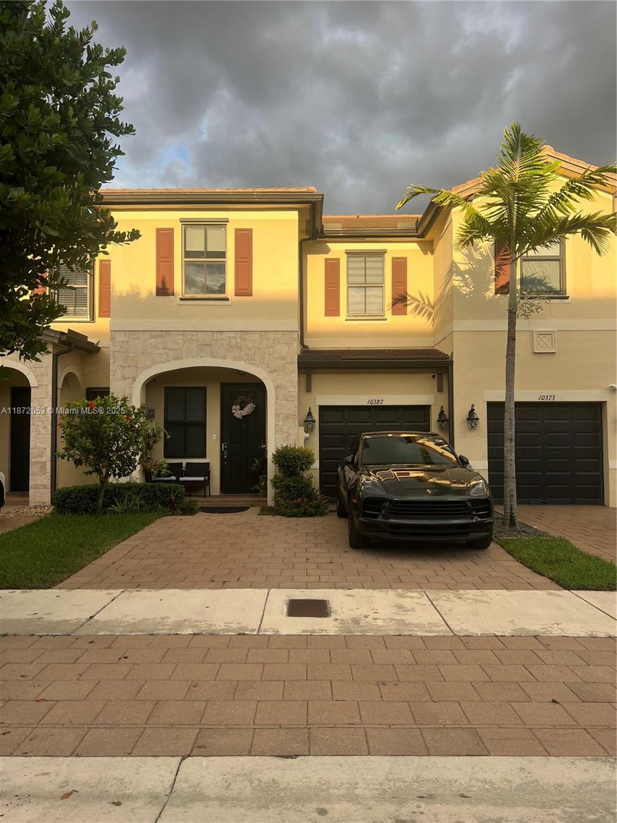 10387 33rd Ln Unit , Hialeah, Florida 33018