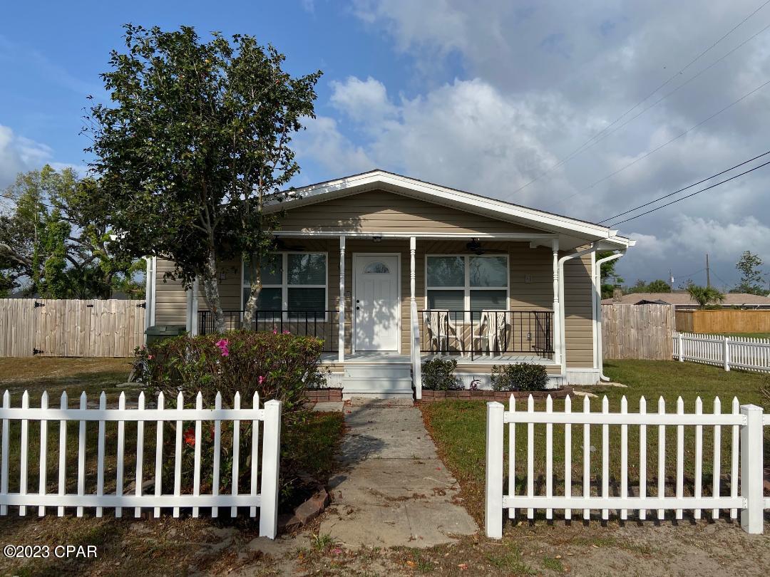 Image 1 For 902 Arkansas Avenue