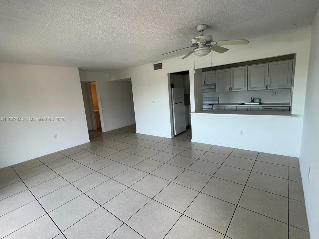 Lakeview Gardens At Miami