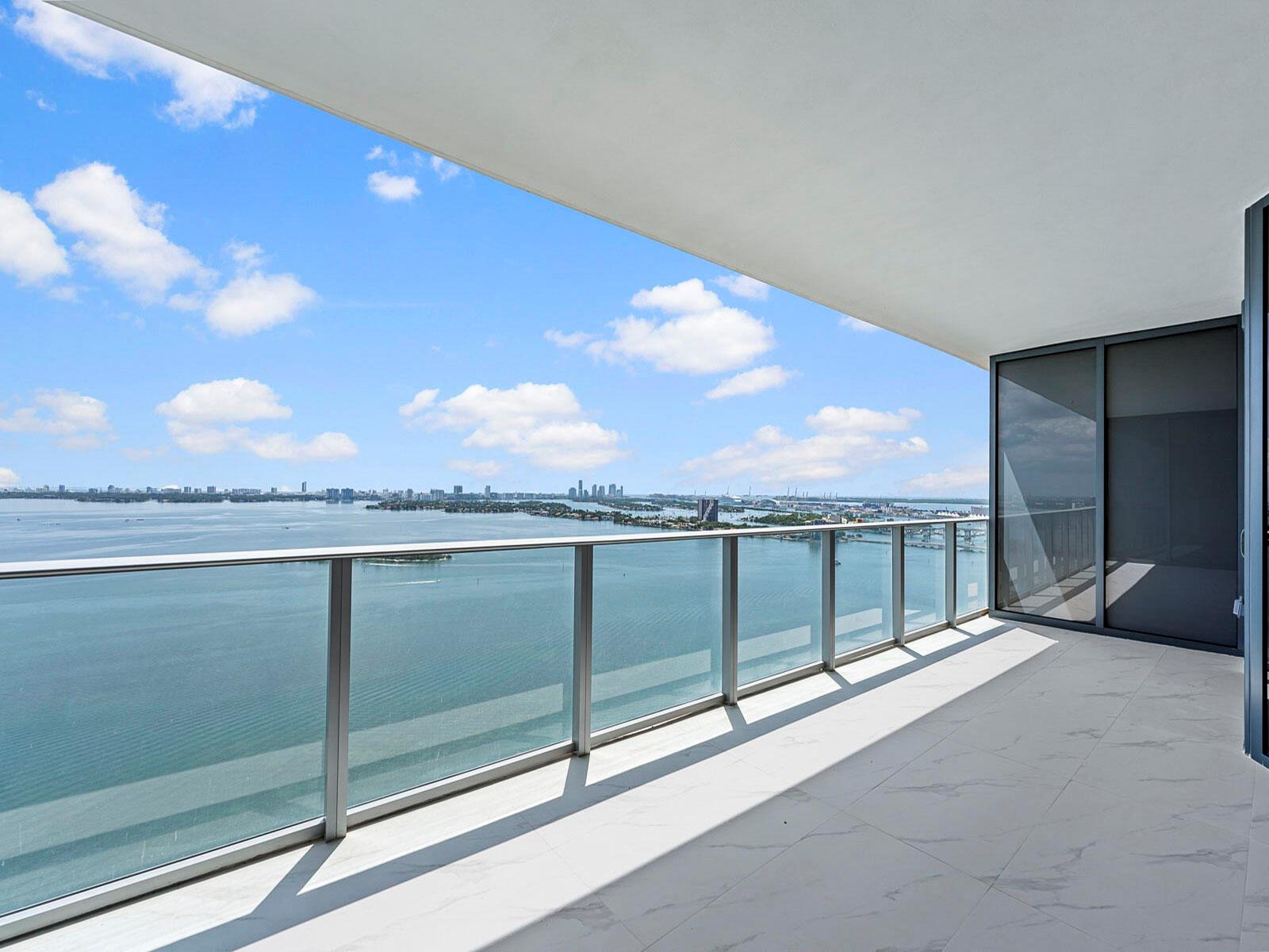 Apartamento para Alugar em Miami, FL