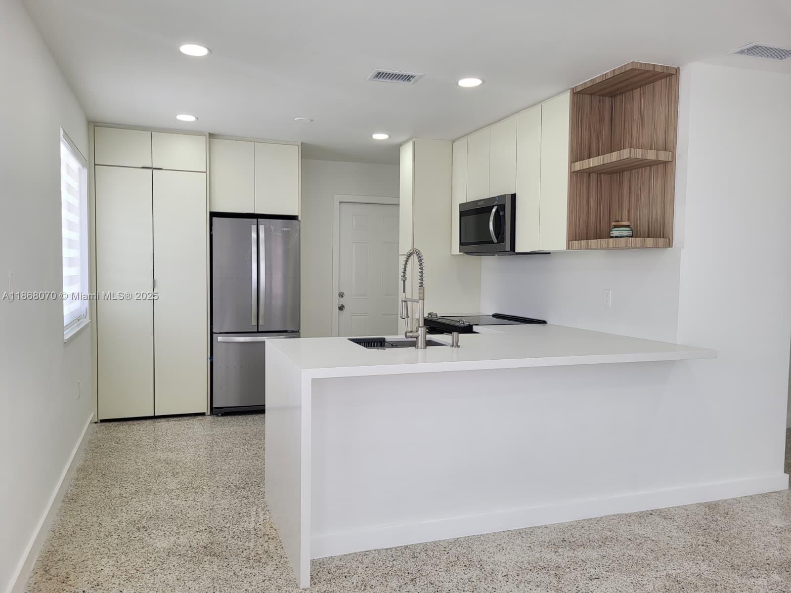 Property photo # 4