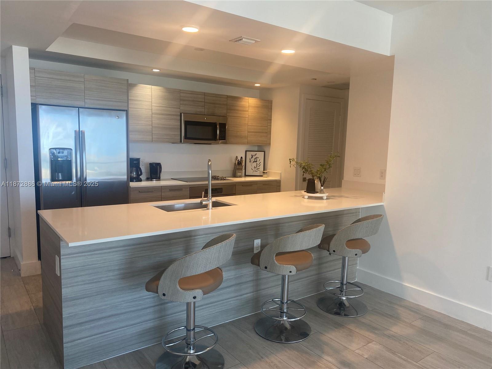 121 NE 34th St #1007, Miami FL 33137