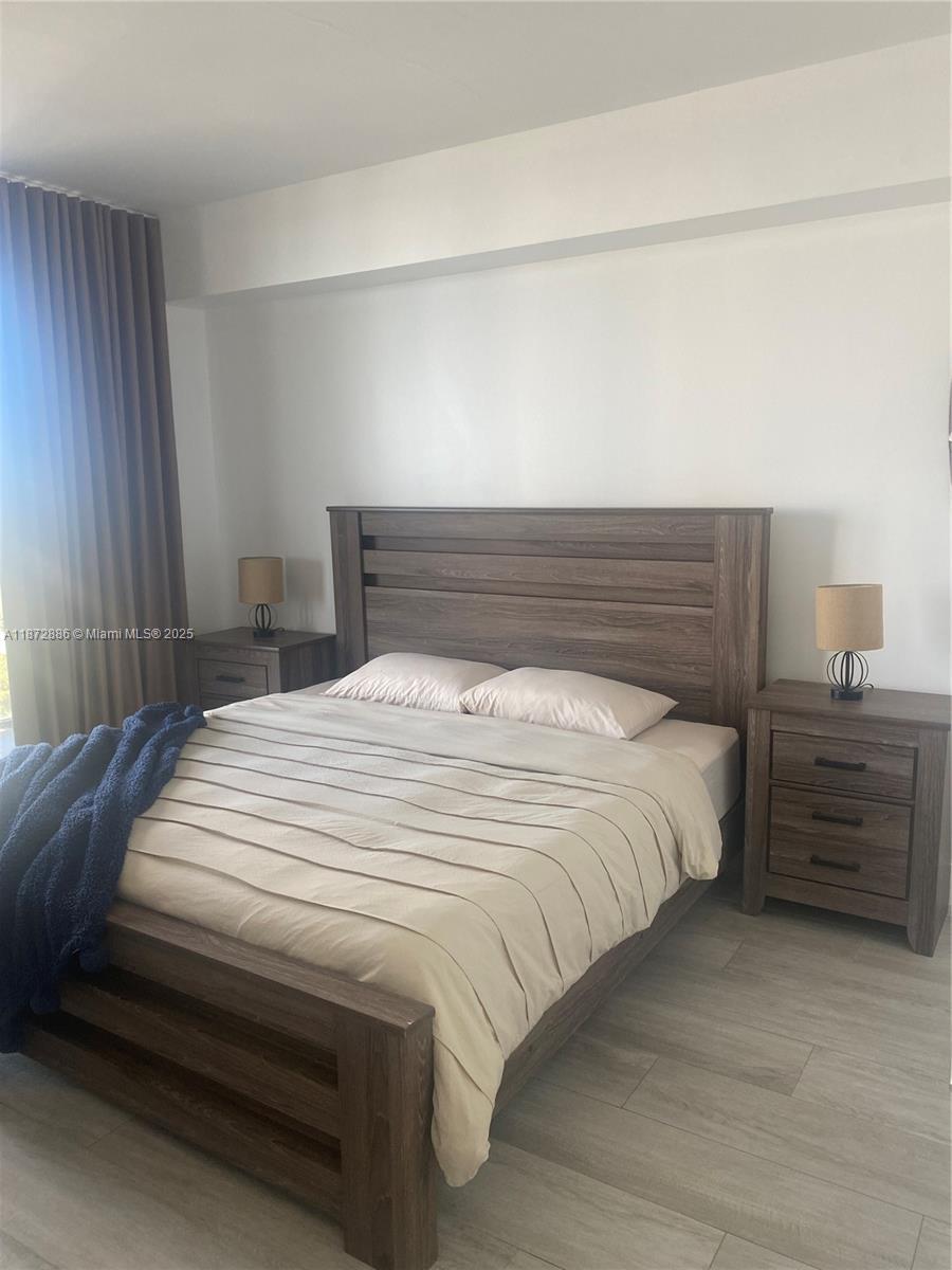 121 NE 34th St #1007, Miami FL 33137