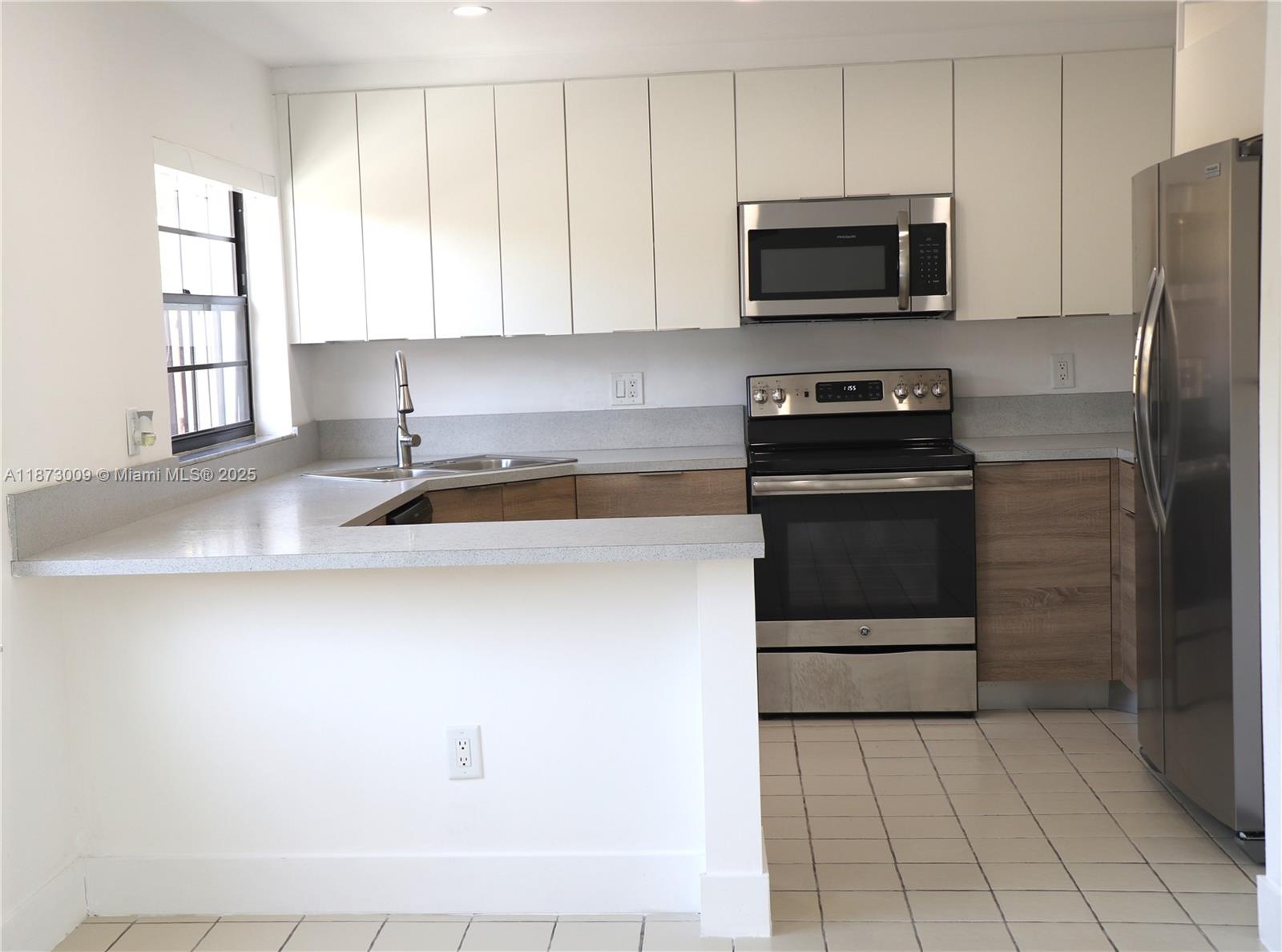 Property photo # 4