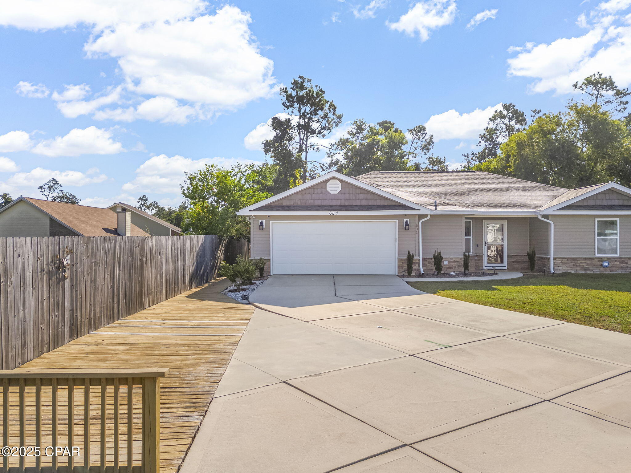 Image 34 For 601 Diamonte Circle