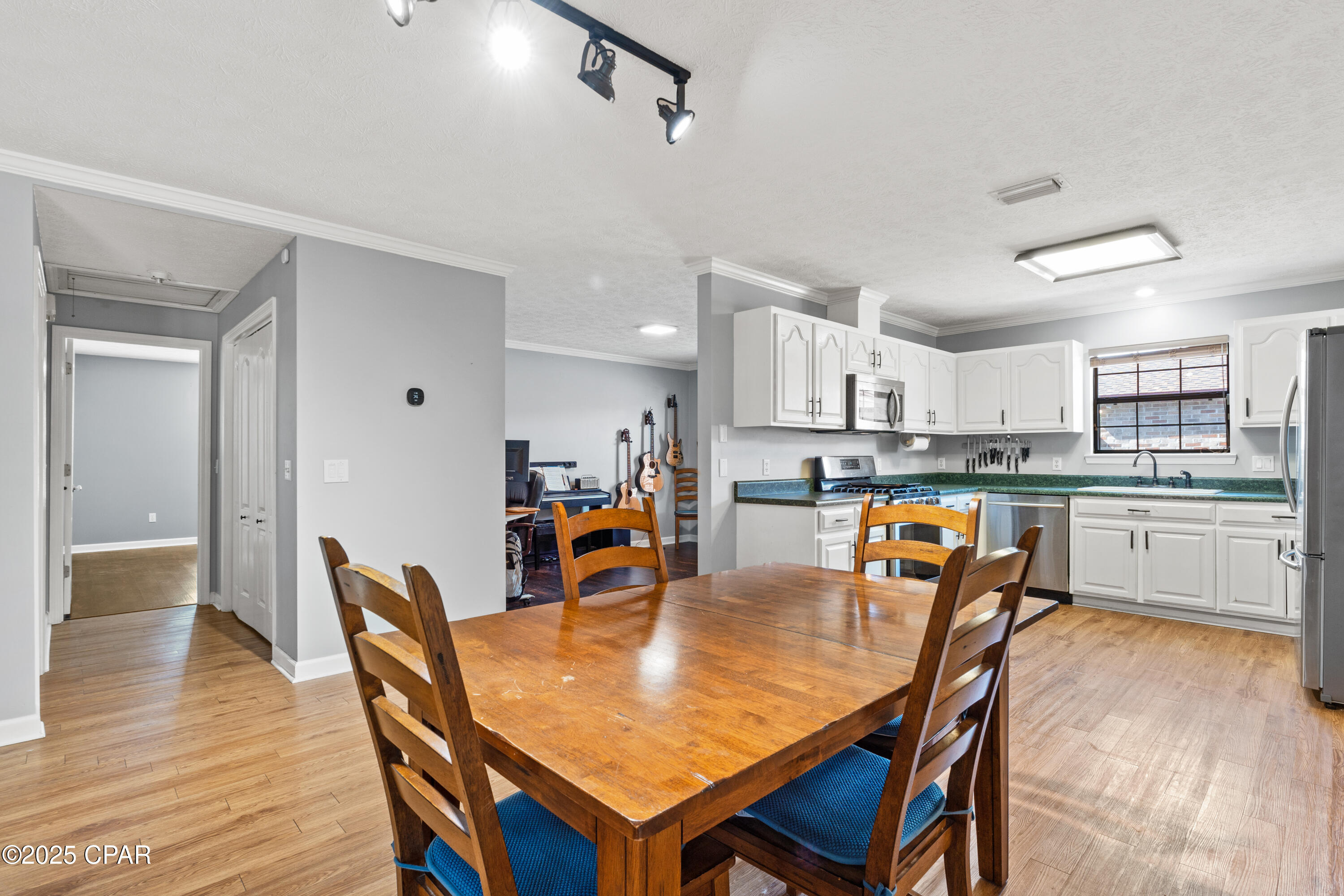 Image 8 For 1325 Fairland Avenue