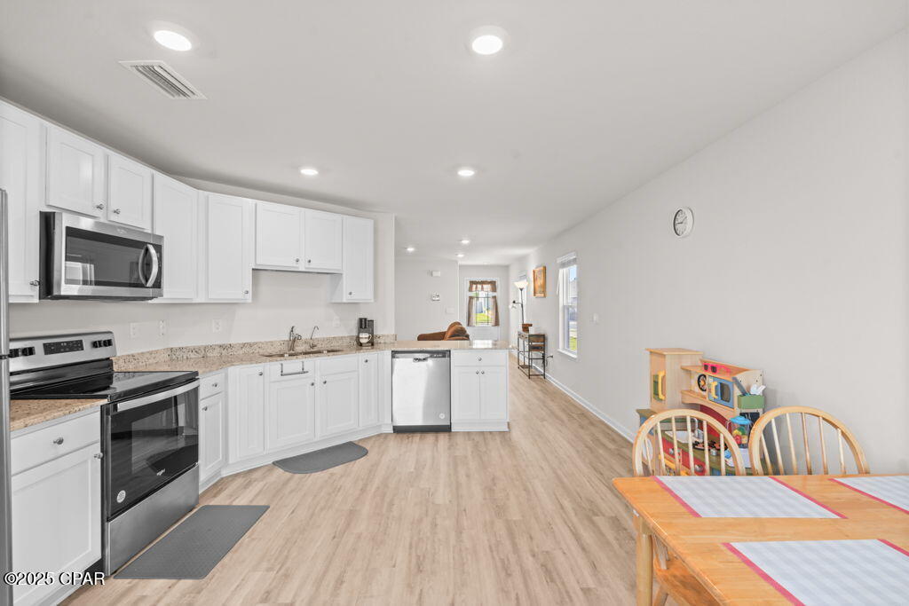 Hb_06jejdx Nnlooznkhh6jsgzvrzucn7hl2fy4ayym