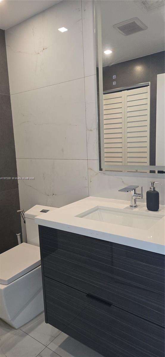 888 Biscayne Blvd #3311, Miami FL 33132