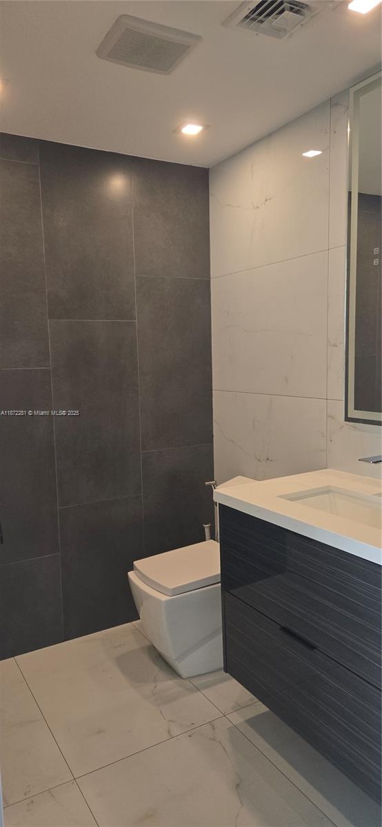 888 Biscayne Blvd #3311, Miami FL 33132