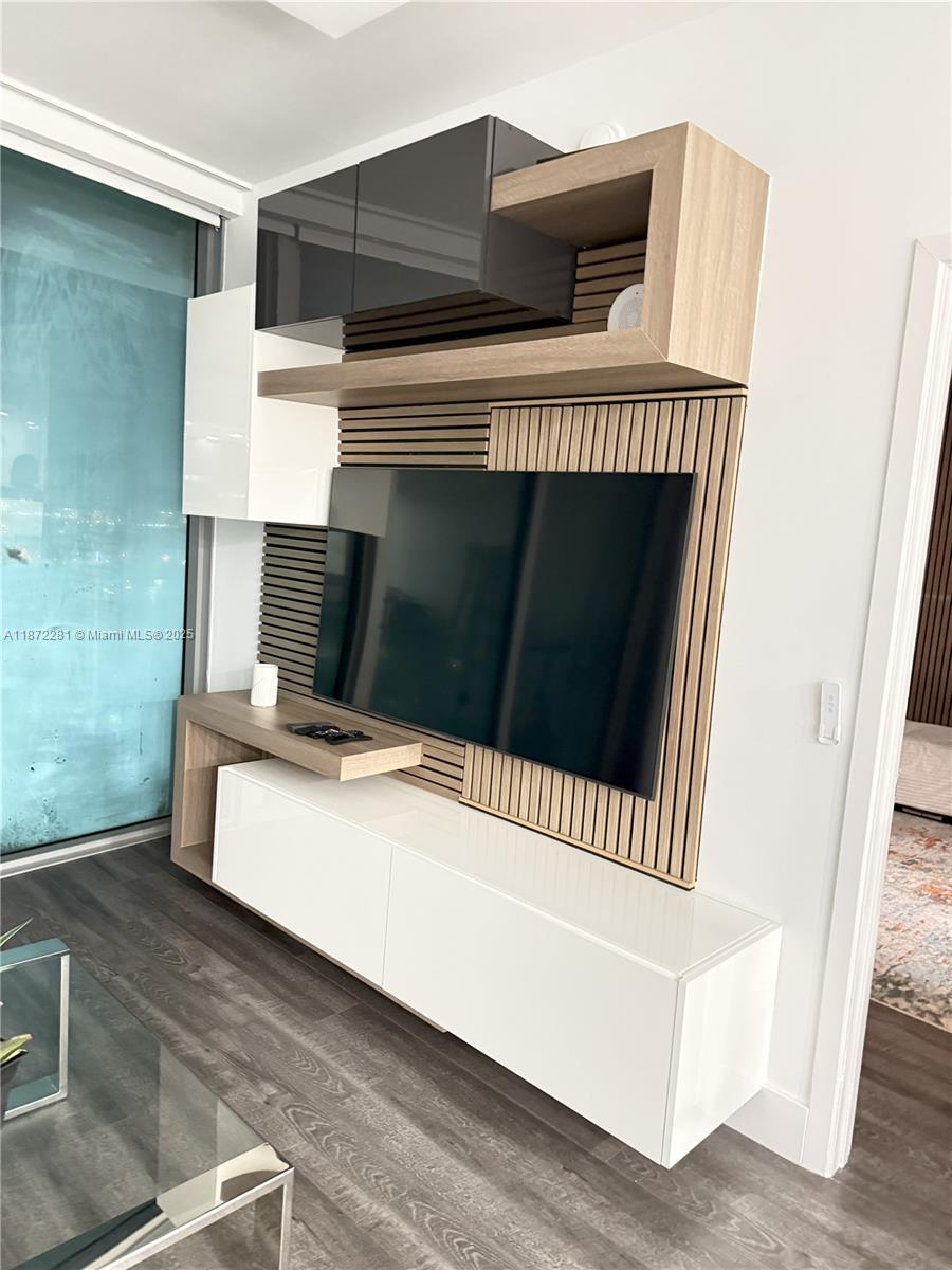 888 Biscayne Blvd #3311, Miami FL 33132