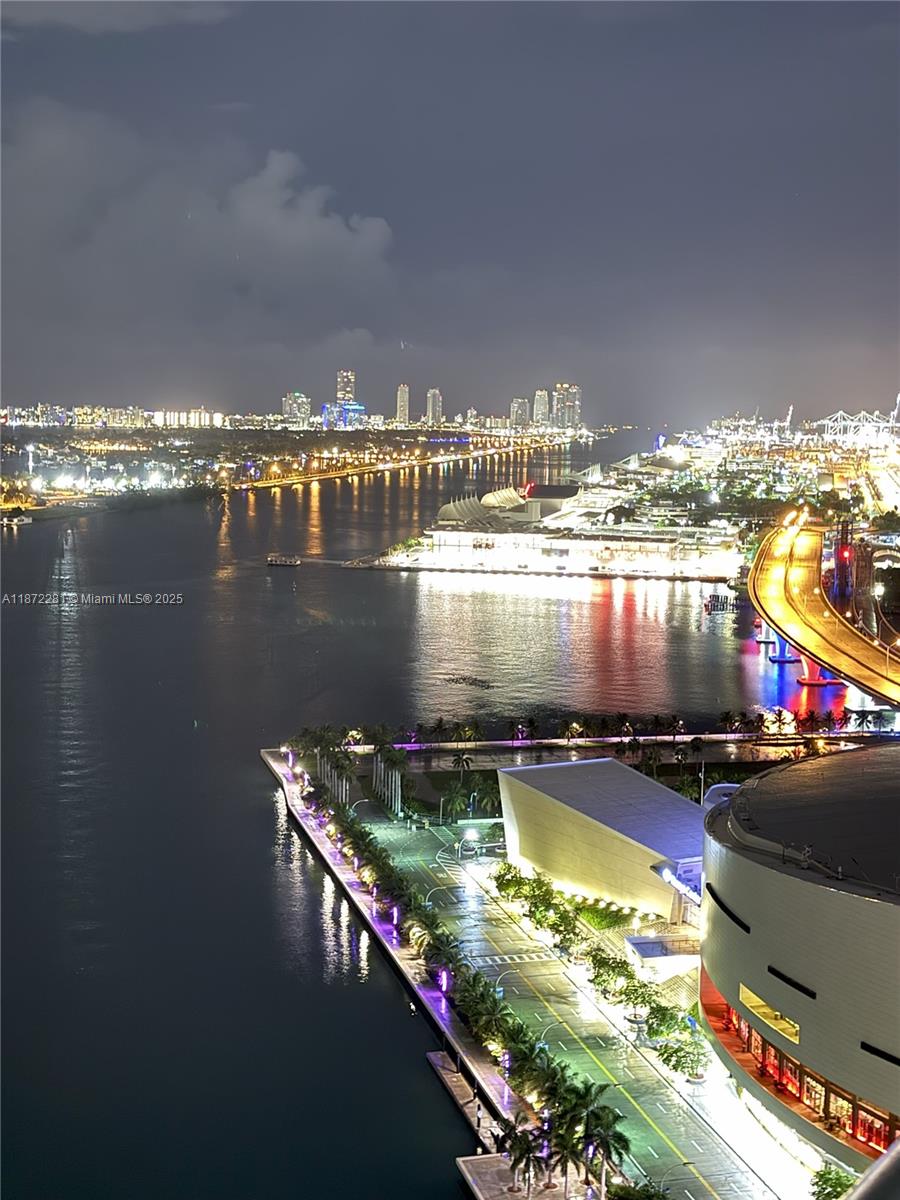 888 Biscayne Blvd #3311, Miami FL 33132