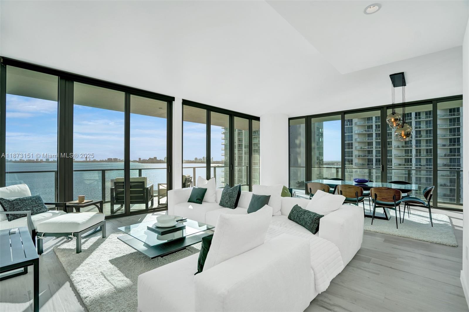 Apartamento para Alugar em Miami, FL