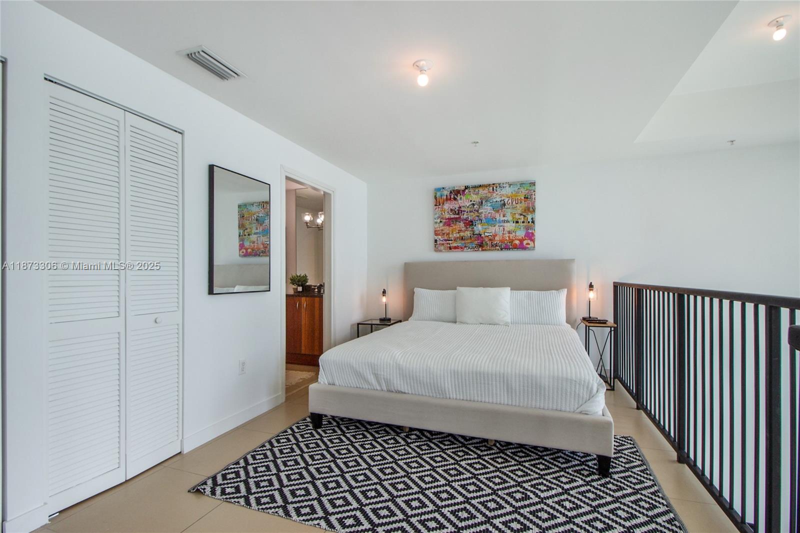 300 S Biscayne Blvd #L-1228, Miami FL 33131