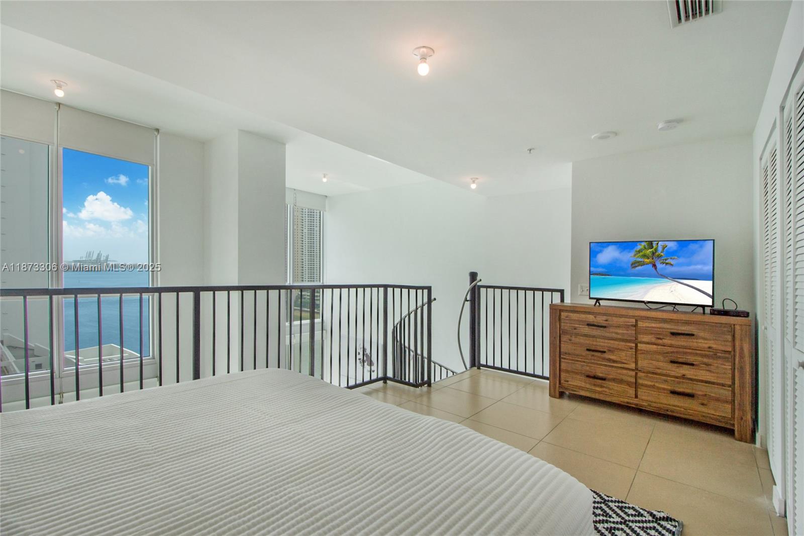 300 S Biscayne Blvd #L-1228, Miami FL 33131