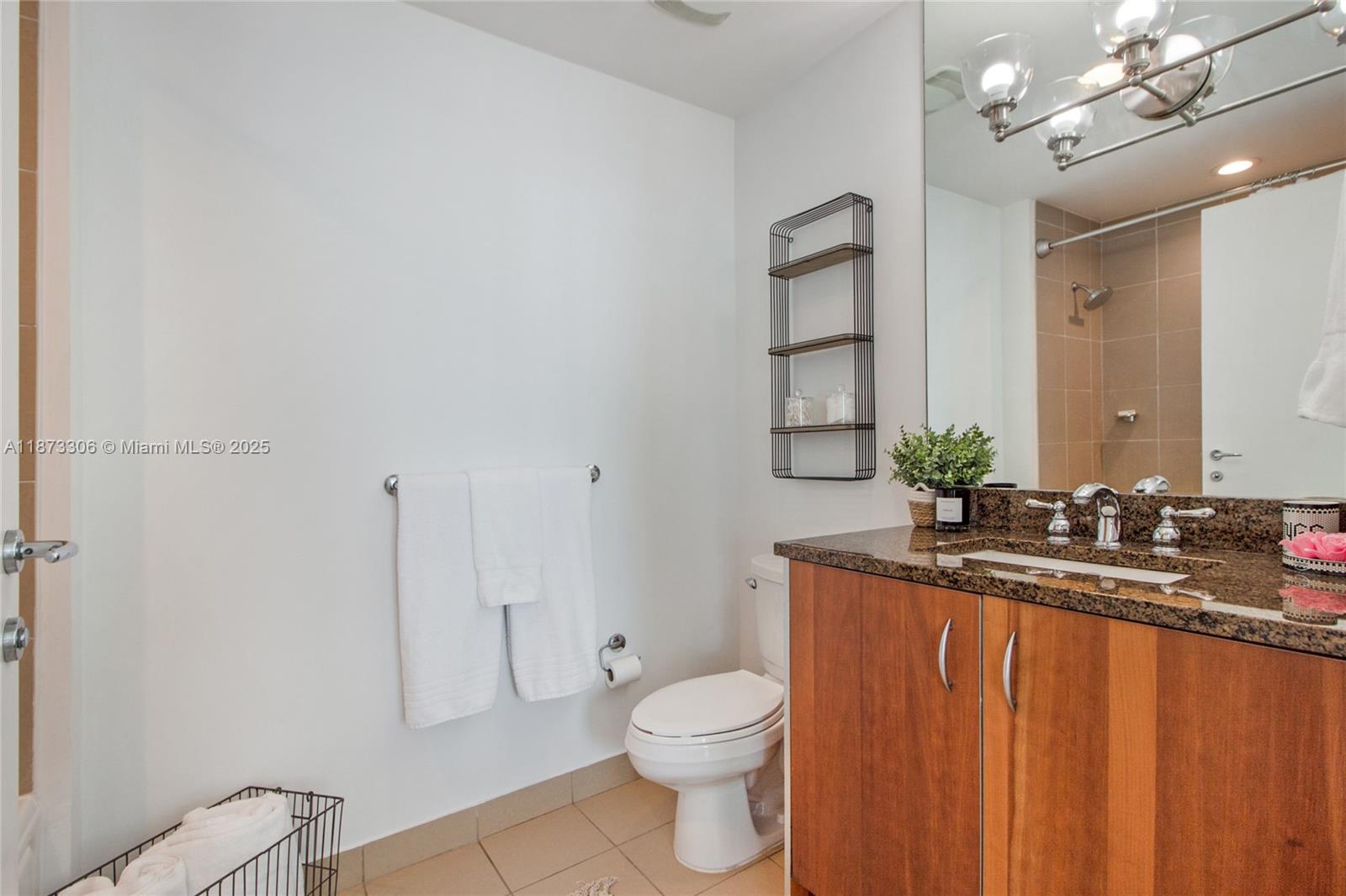 300 S Biscayne Blvd #L-1228, Miami FL 33131