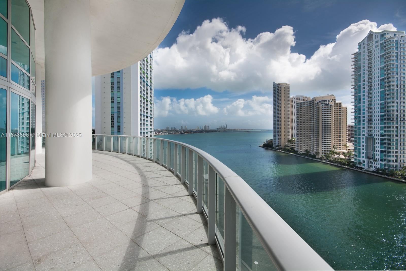 300 S Biscayne Blvd #L-1228, Miami FL 33131