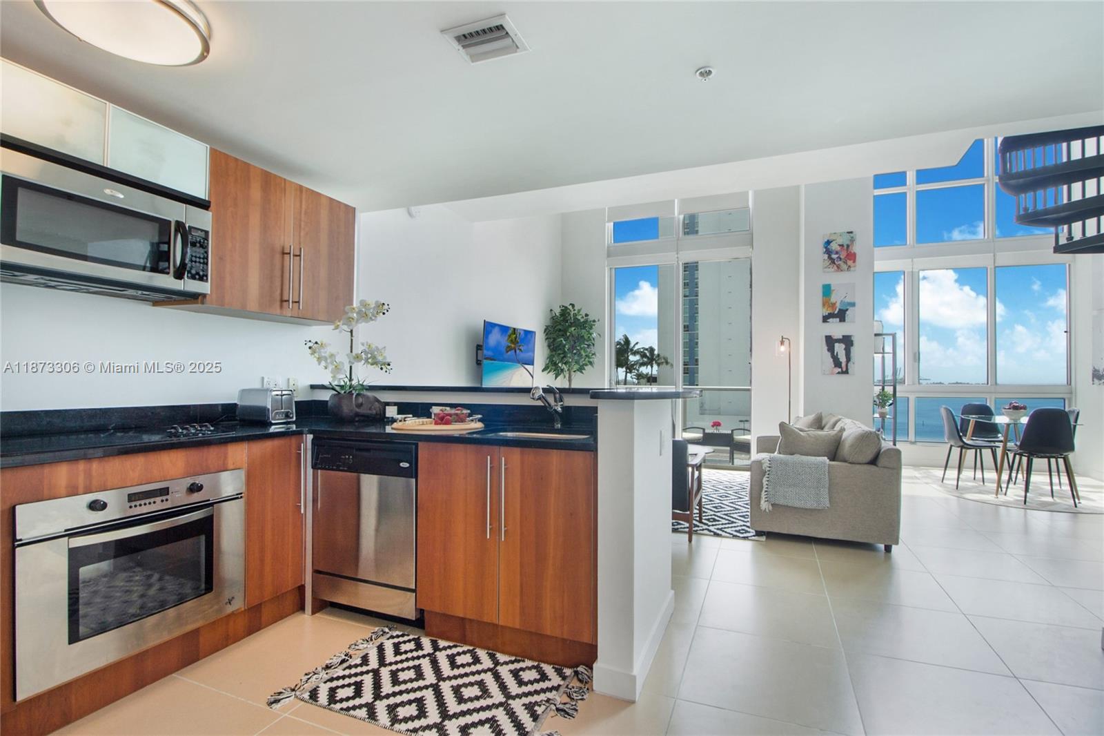 300 S Biscayne Blvd #L-1228, Miami FL 33131