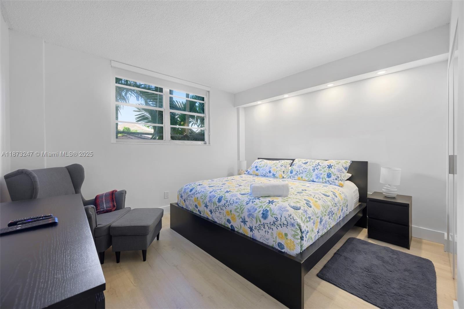 Property photo # 6
