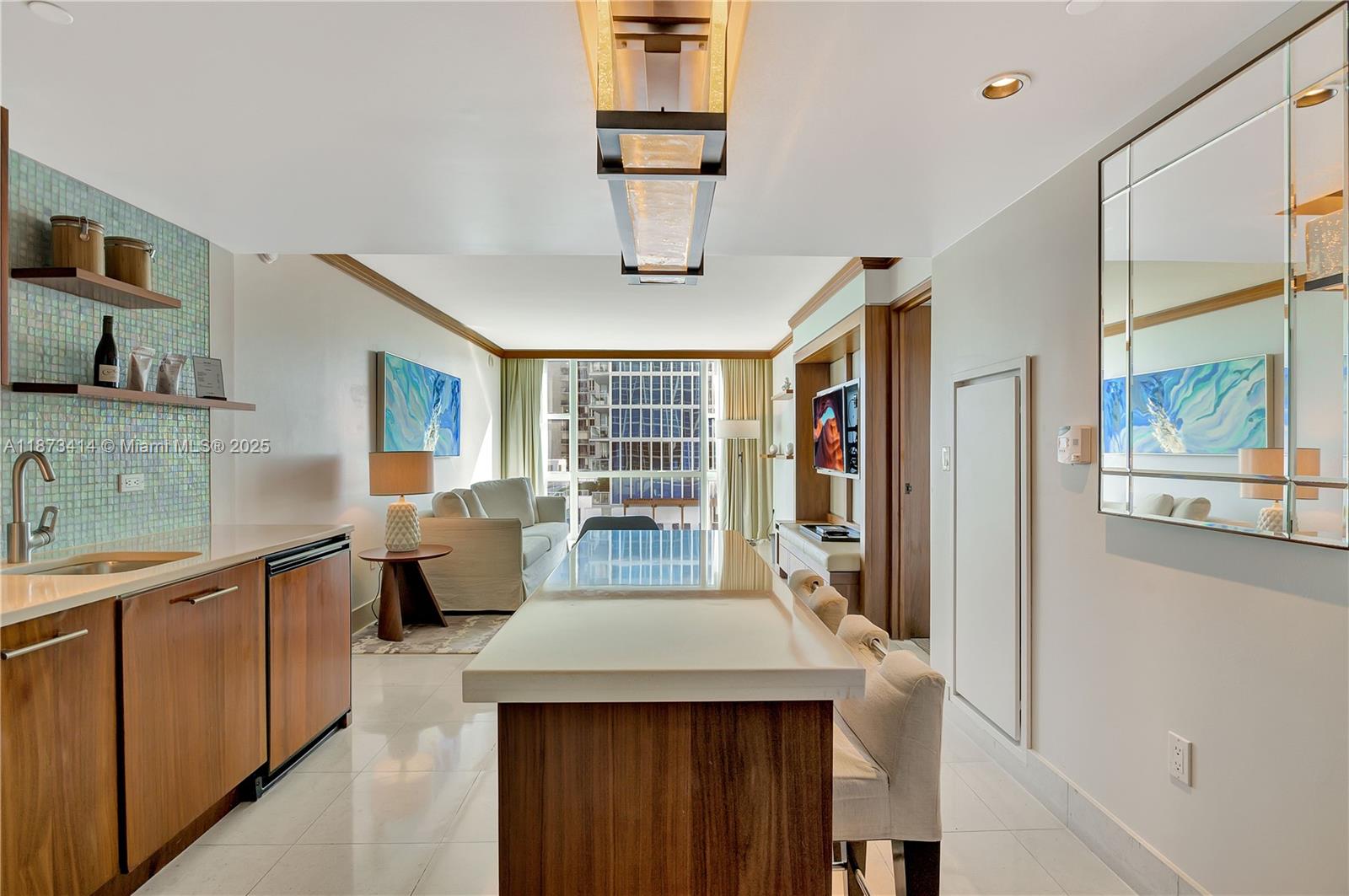 6801 Collins Ave #806, Miami Beach FL 33141