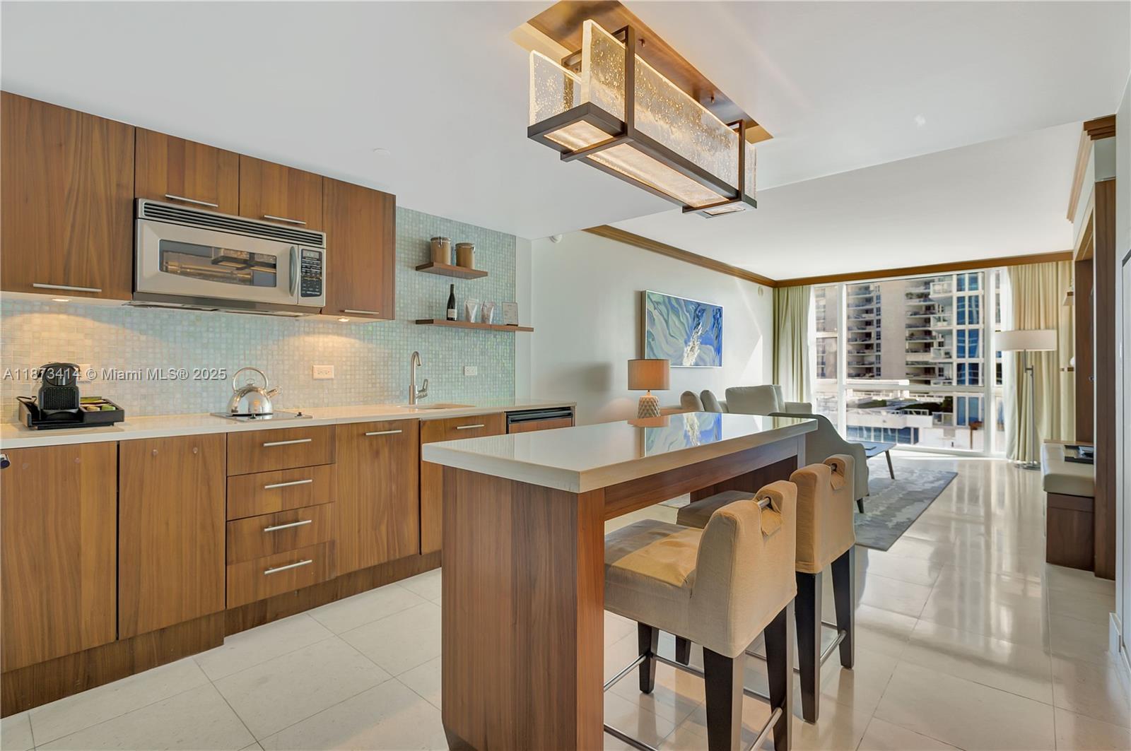 6801 Collins Ave #806, Miami Beach FL 33141