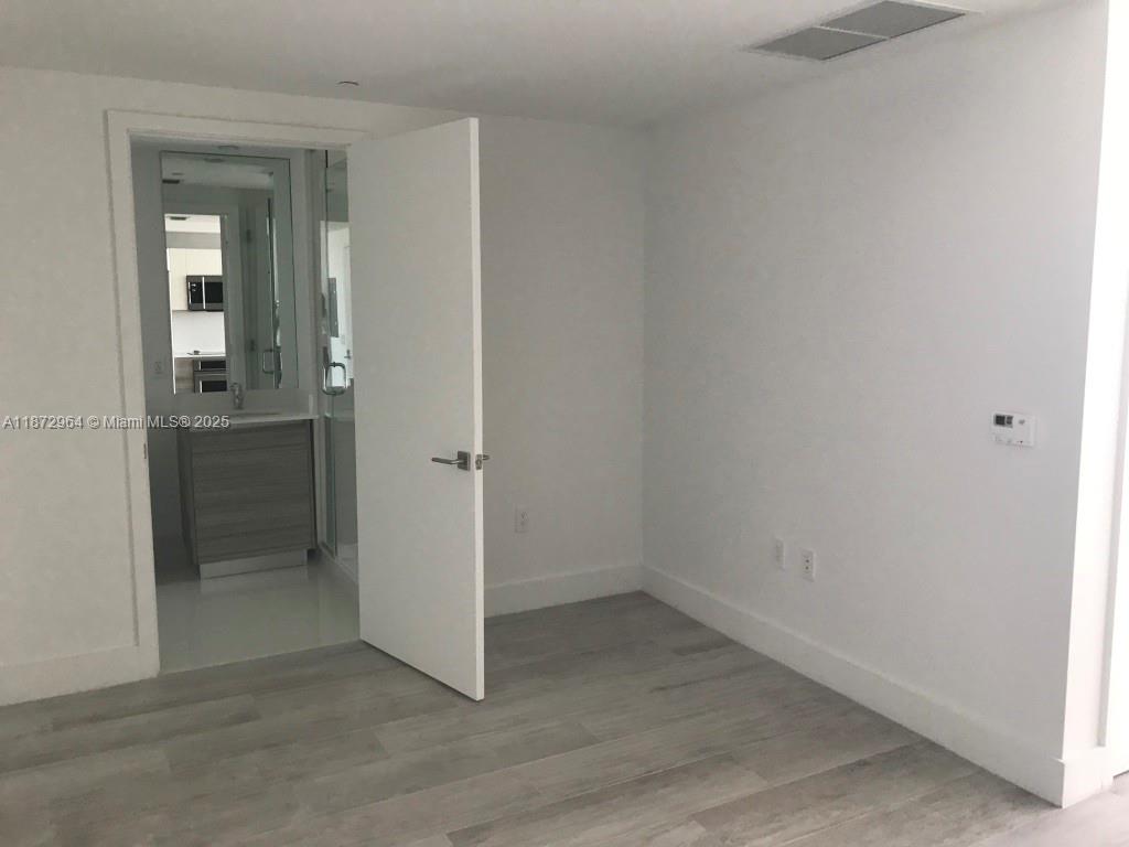 121 NE 34th St #1406, Miami FL 33137