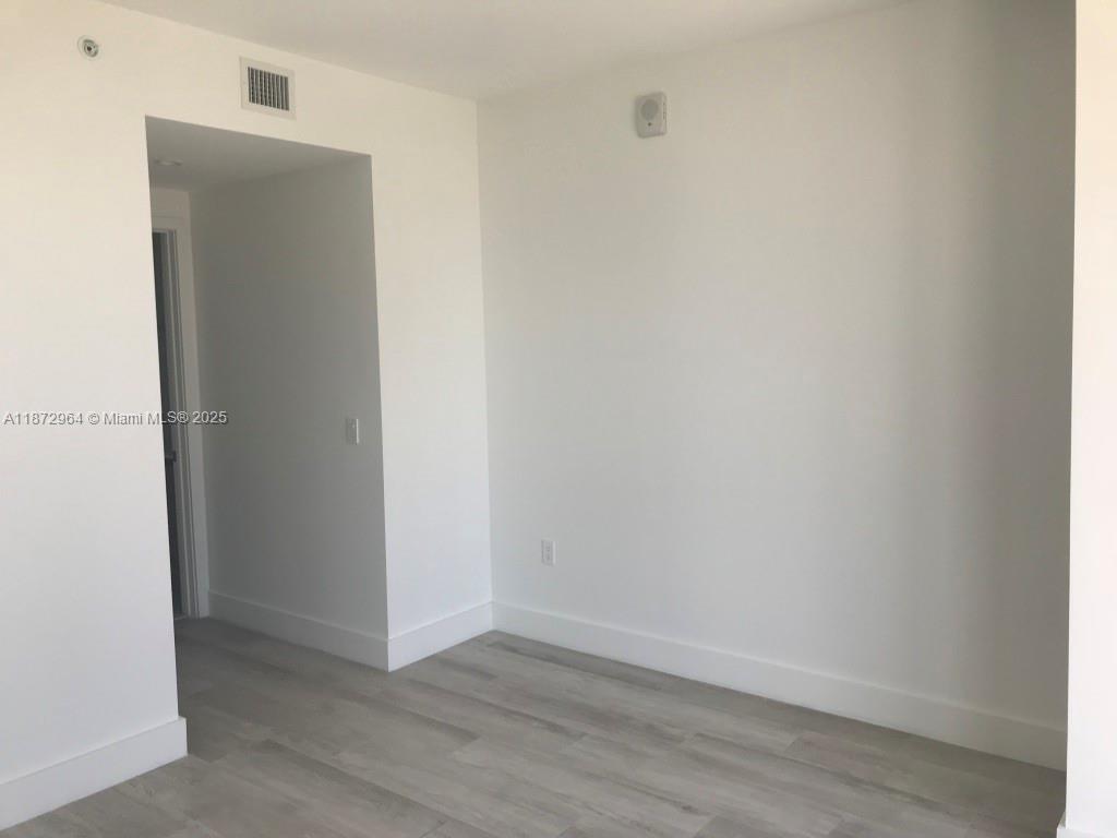 121 NE 34th St #1406, Miami FL 33137