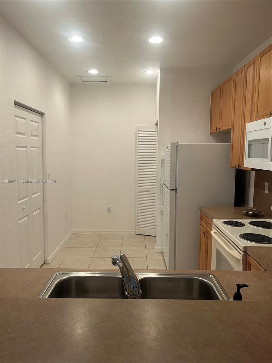 Property photo # 9