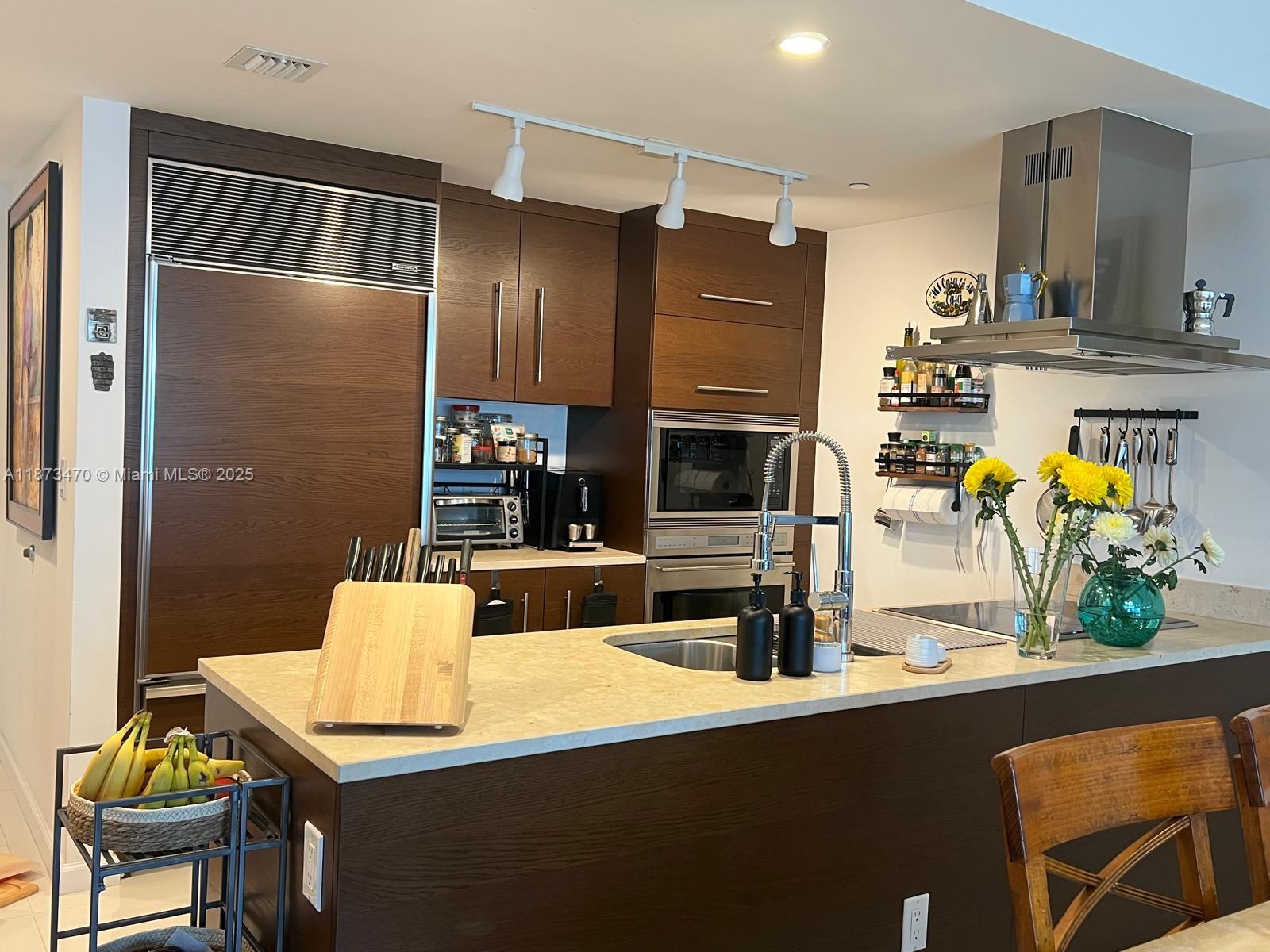 495 Brickell Ave #1007, Miami FL 33131