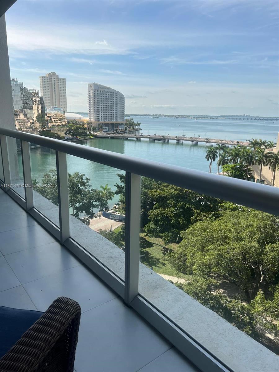 495 Brickell Ave #1007, Miami FL 33131