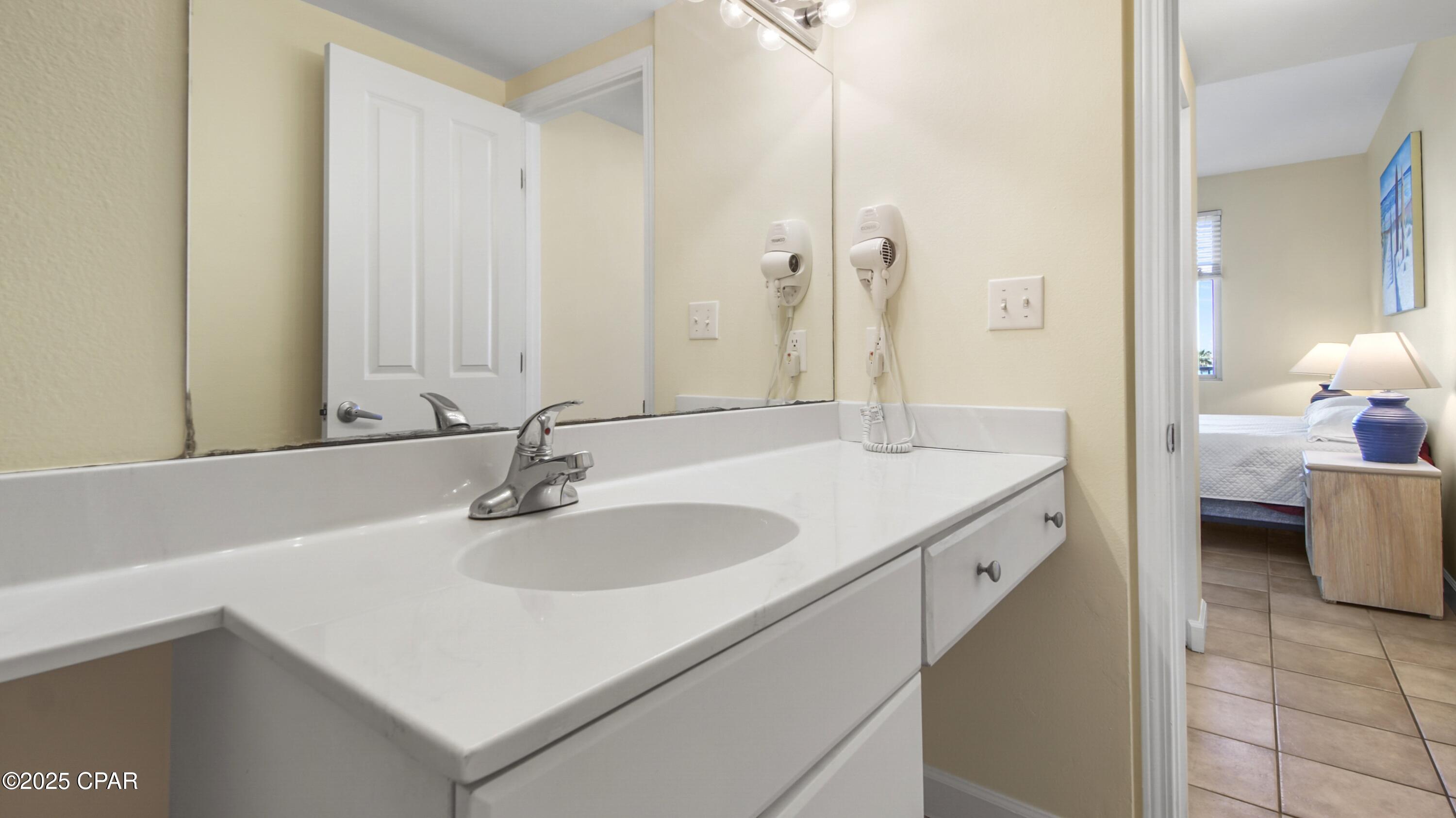 Fdgeacu2owt0zunj Rduu8kyeejrrjnzzqvg63jrf1c