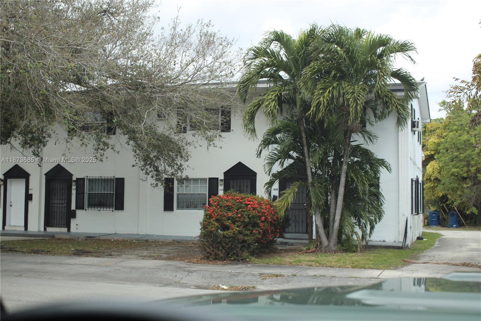 Property photo # 0
