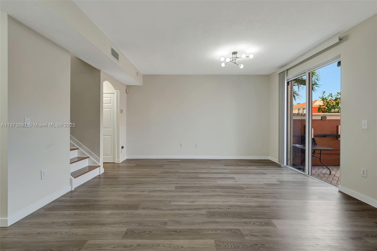 Property photo # 9