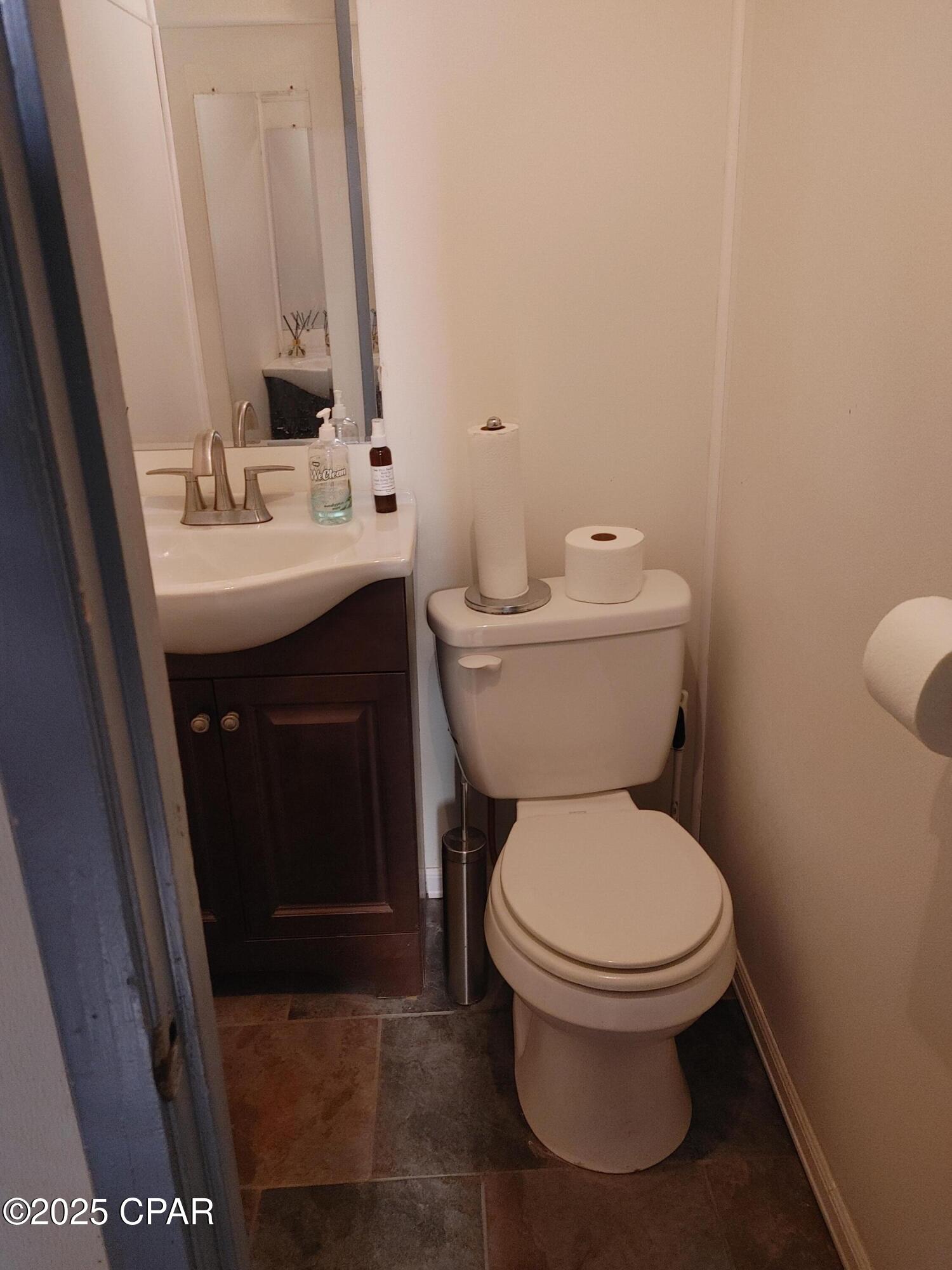 Ufdqtyajydwre_t1yq3qvzvoifcouk7ouak485ywgvc