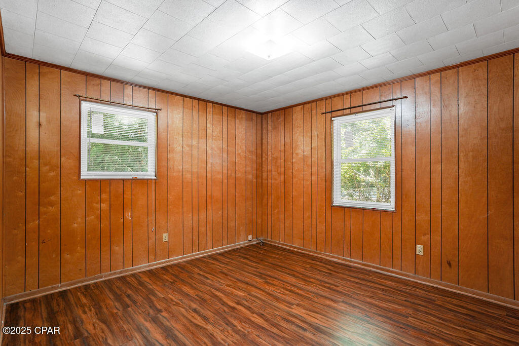 Lcns5a9emp_rajolwmvynh2lft7klwldazx1cjgrtfa